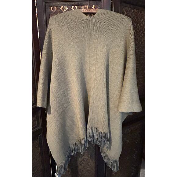 NWT! 2Chic Open Side Sweater Shawl Mustard & Gray Reversible Fringe One Size - Picture 2 of 6